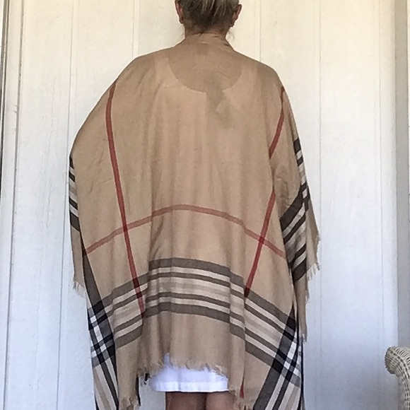 FRAAS TARTAN PLAID BLANKET WRAP NWT - Picture 9 of 13